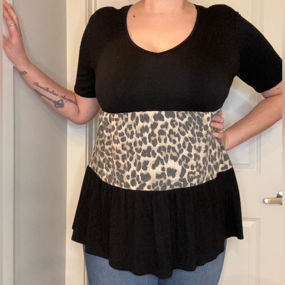 Vneck Animal Print Colorblock Tunic Size XL